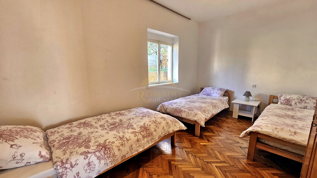 Hiša v Trogirju/Čiovu - Blizu kampa Rožac - 200 m od morja